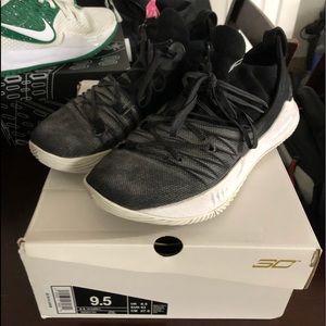 Men curry 5 black and grey